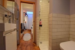 Photo 30- click for photo gallery